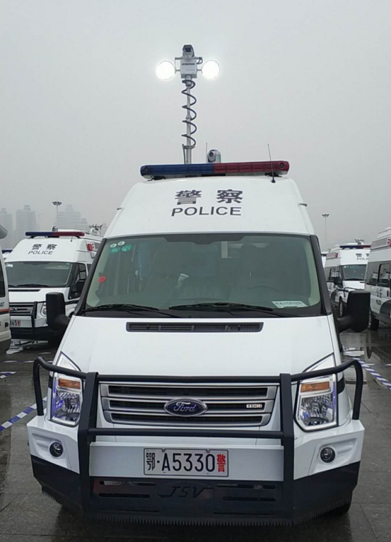 星際50個(gè)流動(dòng)警務(wù)服務(wù)站 在武漢智慧上路453.png