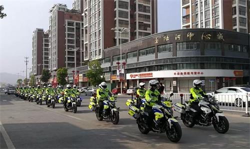陸河交警鐵騎隊(duì)_看圖王.jpg